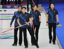 韓 여자 컬링, 강호 ‘스웨덴’과 맞대결…4승 3패로 현재 공동 4위 [밀라노 동계올림픽]