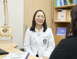 손가락 붓고 욱신? ‘이 병’ 방치했다간 관절 망가진다 [건강 나침반]