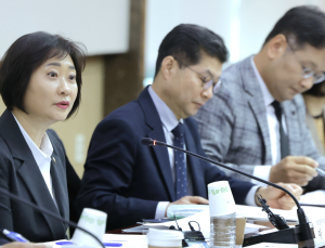 27일부터 ‘지역사회 통합돌봄’ 전국 시행…2030년까지 서비스 60종 확대