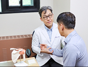 손목에 생긴 물혹 방치해도 괜찮을까, 치료 필요한 증상들