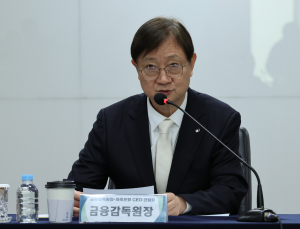 이찬진 “시장 변동성 확대…반대매매·레버리지 ETF 손실 안내 강화”