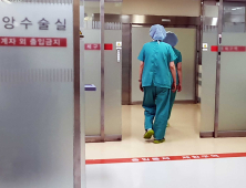 분만 병원 10년 새 34% 감소…산부인과 의사들 “버티기 어렵다”