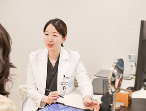 눈물이 잦아진 중장년층, 단순 속눈썹 찔림 아닌 ‘안검내반’일수도