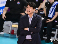 정규 우승 이끈 김종민 도로공사 감독, 챔프전 앞두고 전격 결별