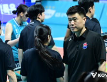 김영래 도로공사 감독대행 “제가 부족했다…선수들은 열심히 해줘” [쿠키 현장]