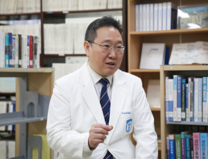 원자력병원을 국산로봇 수술 허브로…‘레보아이’로 해외 의료진 교육에 앞장서