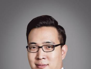 한화 ‘3남’ 김동선, 상장사 지휘봉 쥔다…거래소, 신설 지주사 재상장 승인