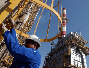 OPEC+ 7개국, 6월 원유 생산 늘린다…“유가 영향은 제한적”