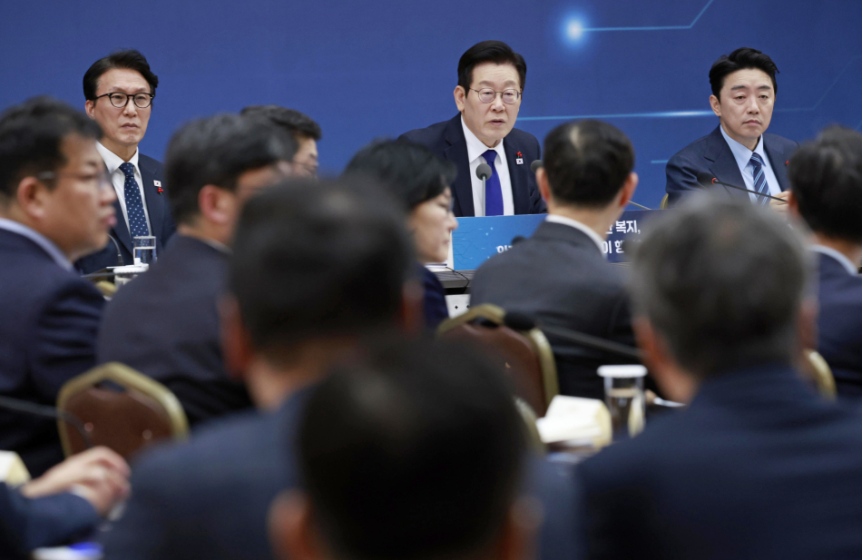 이재명 대통령이 지난해 12월16일 정부세종컨벤션센터에서 열린 보건복지부·질병관리청·식품의약품안전처 업무보고에서 발언하고 있다. 연합뉴스
