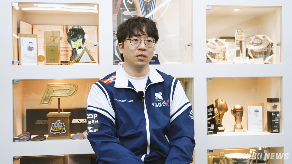 ‘무릎’ 배재민이 22일 서울 마포구 키움 DRX 사옥에서 쿠키뉴스와 인터뷰하고 있다. 쿠키뉴스 쿡깸