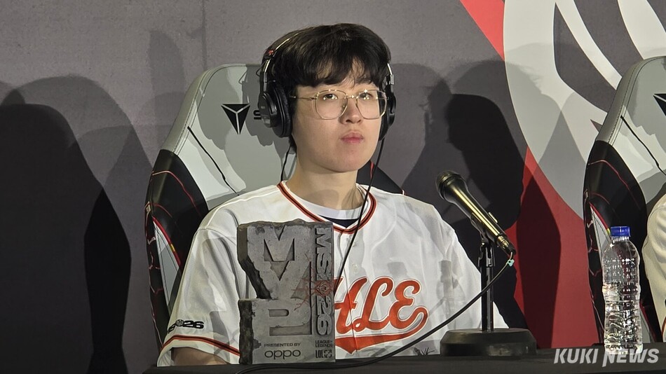 ‘제우스’ 최우제가 12일 오후 대전컨벤션센터(DCC)에서 2026 MSI 결승전을 마친 뒤 기자회견에 임하고 있다. 김영건 기자