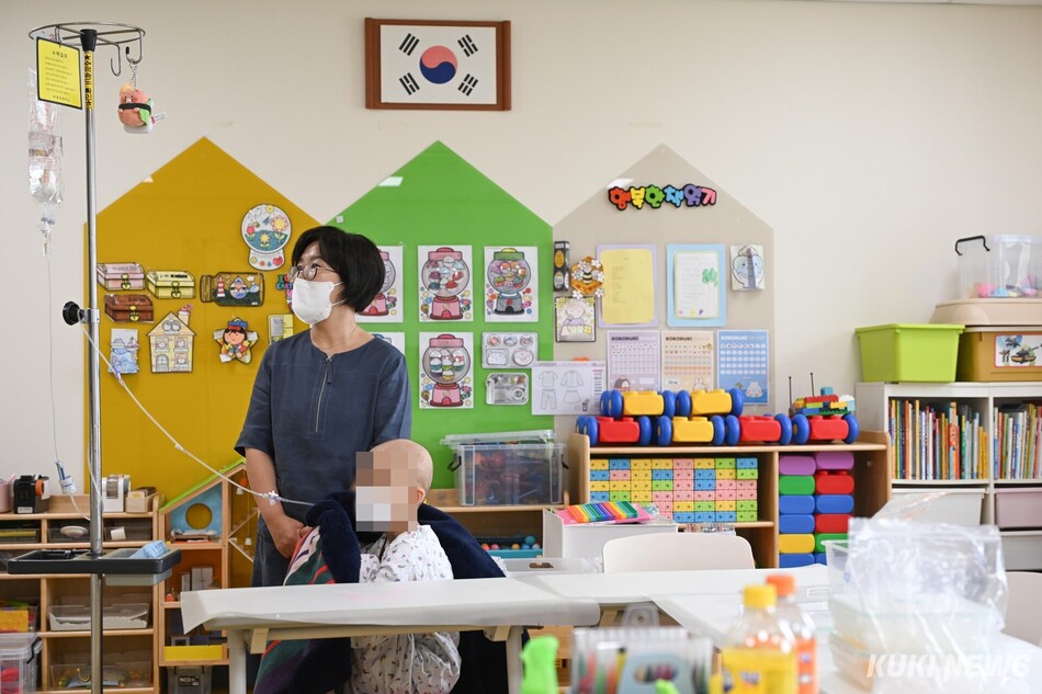 5월28일 경기 고양시 국립암센터 소아병동에서 병원학교 수업이 진행되고 있다. 임은재 기자