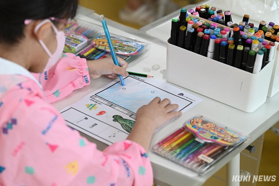 5월28일 경기 고양시 국립암센터 소아병동에서 병원학교 수업이 진행되고 있다. 임은재 기자