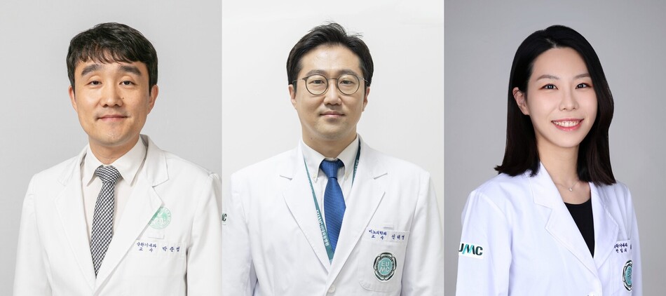 (사진 왼쪽부터)박준범 이대목동병원 순환기내과 교수, 신태영 비뇨의학과 교수, 김예지 이대서울병원 순환기내과 교수